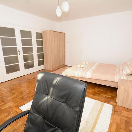 Apartments City Hall Belgrad Rum bild