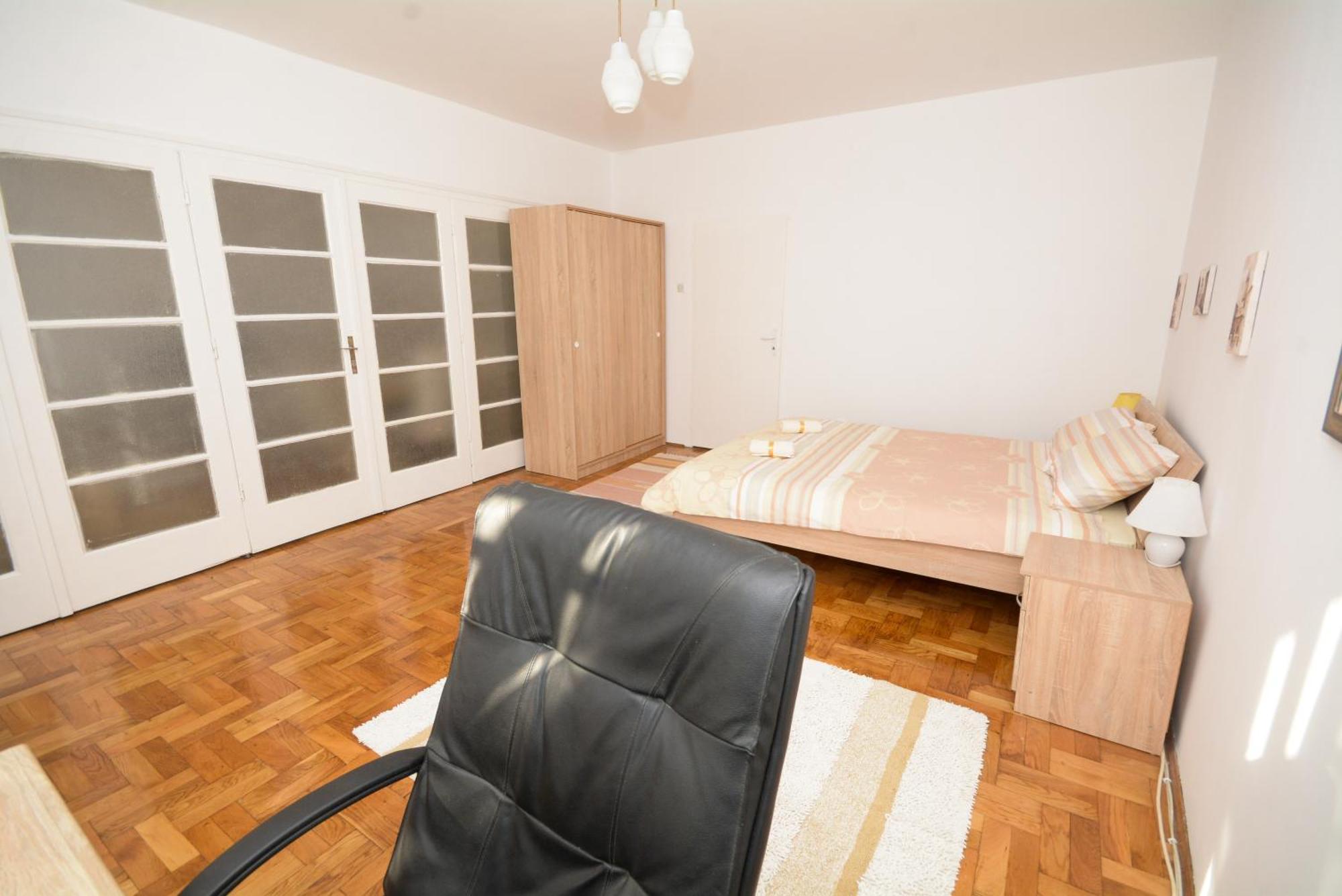 Apartments City Hall Belgrad Rum bild