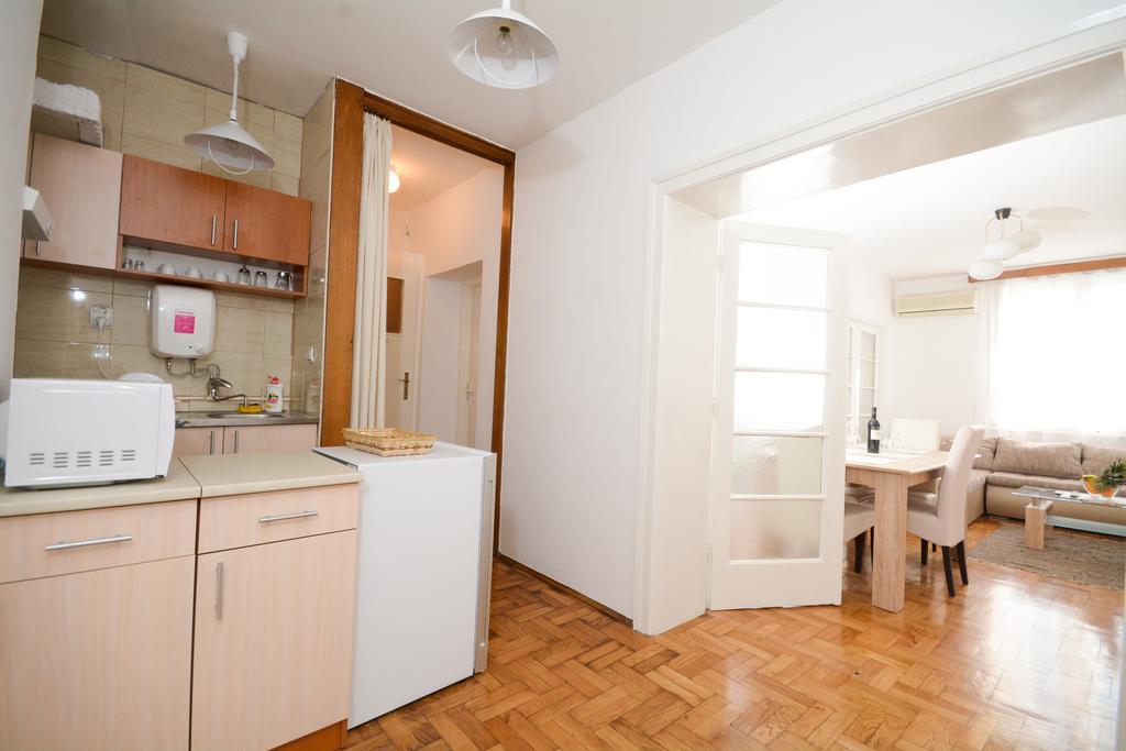 Apartments City Hall Belgrad Rum bild